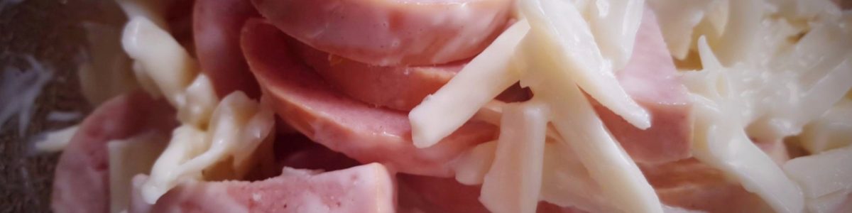 Schweizer Cervelatsalat mit Käse - Küchenstories - Cook & Write