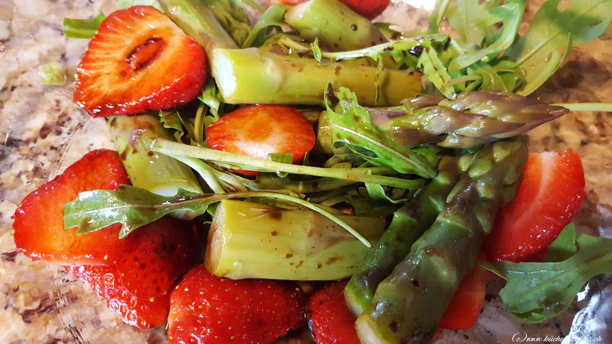 Spargel-Erdbeersalat - Küchenstories - Cook &amp; Write