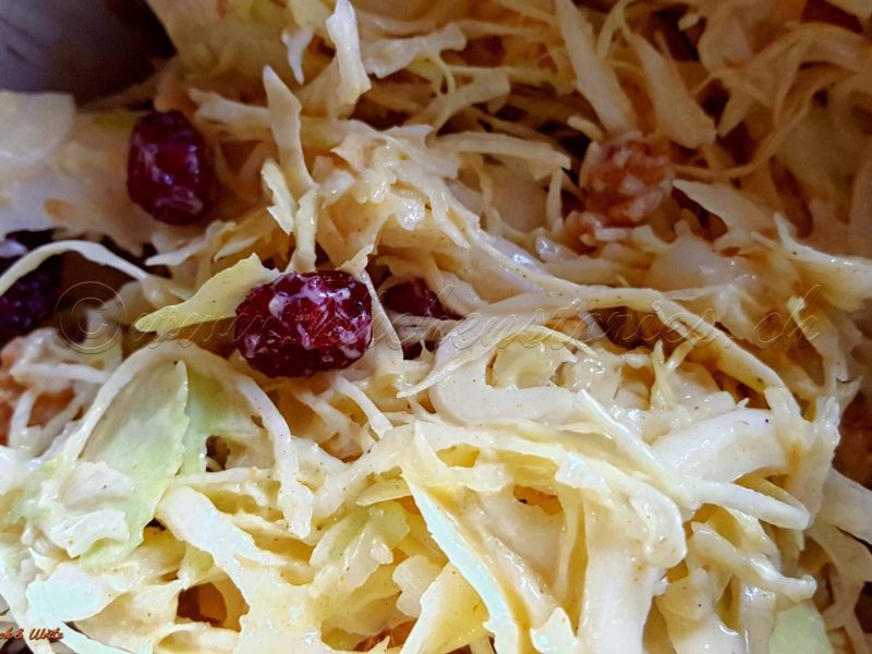 Kabissalat mit Cranberries